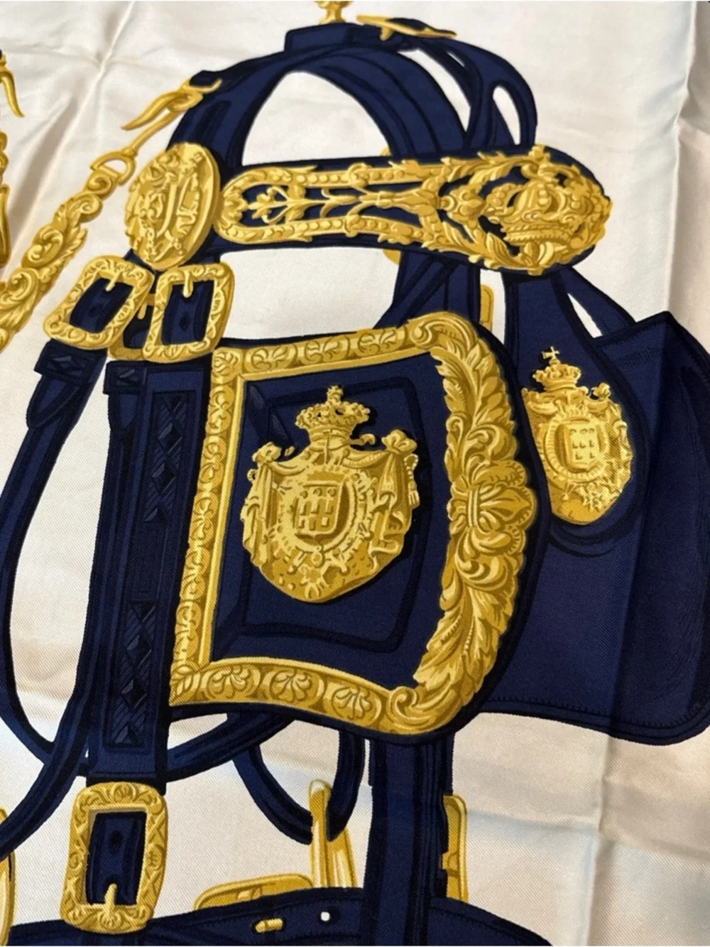 Hermes Paris Printed 100% Silk Scarf W/ Box - Picture 5 of 12